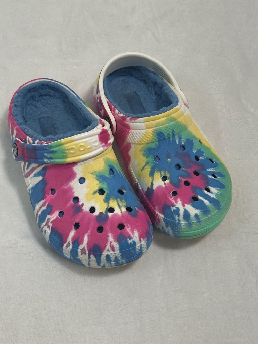 🌴 Crocs Fleece Lined Tie-Dye Shoe